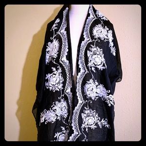 New Avenue Embroidered Boho Kimono OS